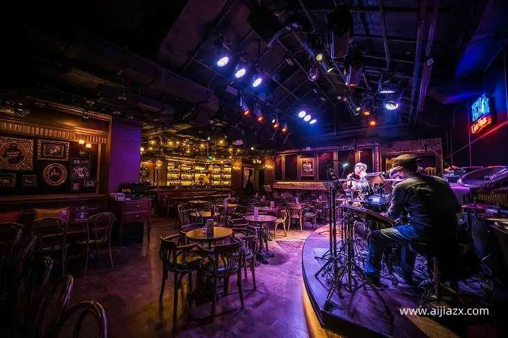 鄭州音樂酒吧裝修設計，高回頭率的音樂酒吧設計裝修