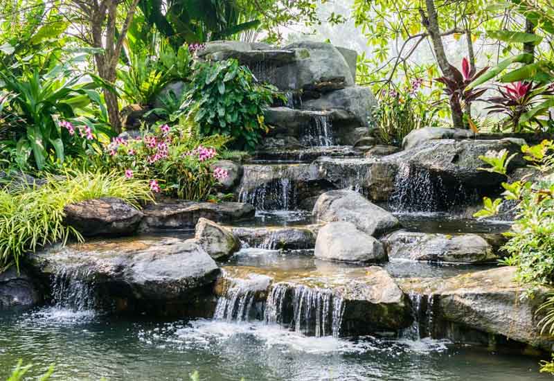 鄭州別墅設計案例:別墅的庭院假山流水設計